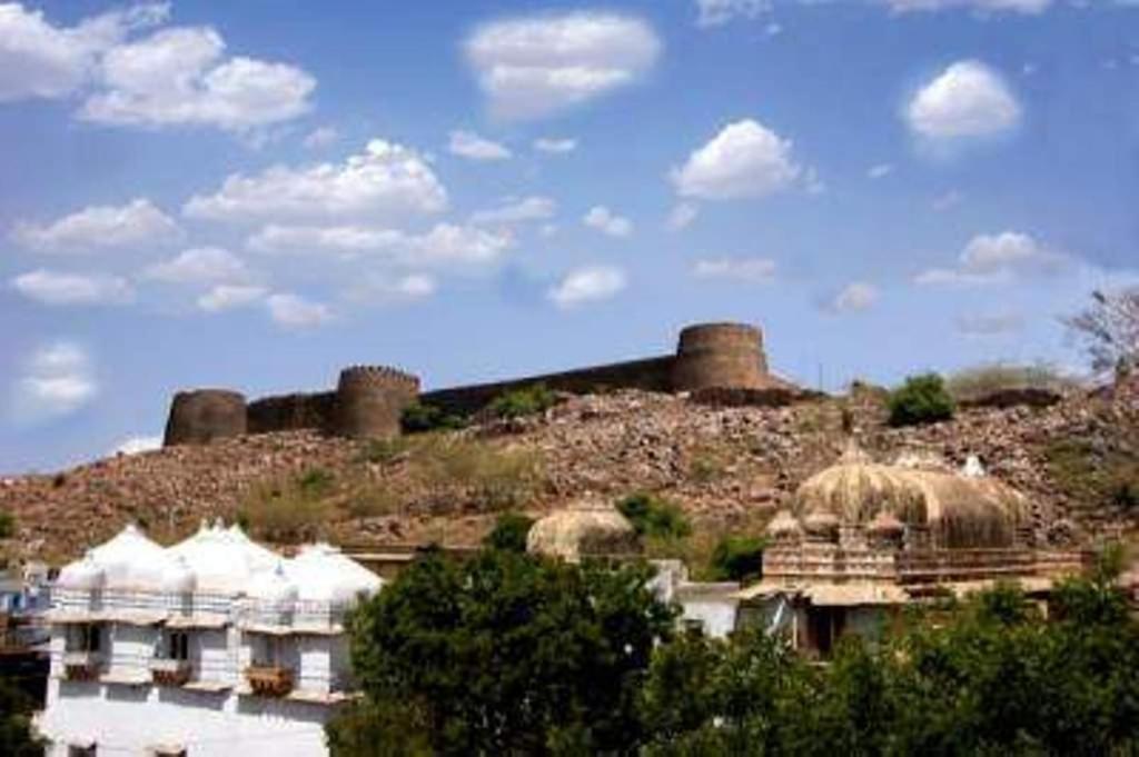 Bassi Fort Palace Chittorgarh Екстер'єр фото